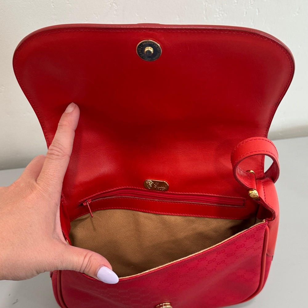 Gucci Red Leather Crossbody Bag with Gold GG Accent - Picture 5 of 6
